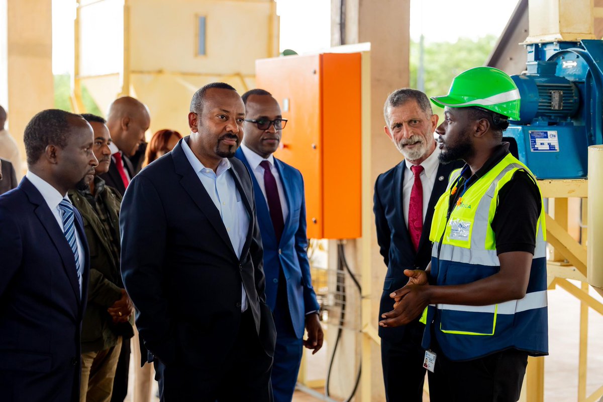 We were honored to welcome H.E. <a href="/AbiyAhmedAli/">Abiy Ahmed Ali 🇪🇹</a> Prime Min.,  Fed. Republic, Ethiopia, Hon Min  <a href="/gtwagirayezu/">Gaspard Twagirayezu</a> <a href="/Rwanda_Edu/">Ministry of Education | Rwanda</a>, Hon Min @Ilde_Musafari <a href="/RwandaAgri/">Ministry of Agriculture & Animal Resources |Rwanda</a> - they explored our state-of-the-art facilities &amp; witnessed our unique approach to training future conservation ag leaders.