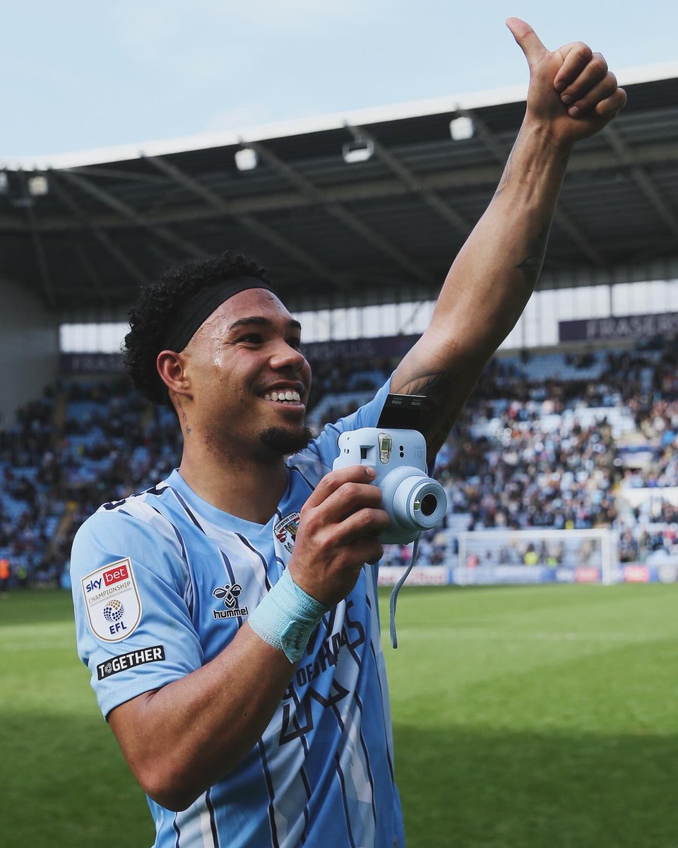 CoventryCityFC's tweet photo. Your biggest fan. 🩵

Top support. We keep going. https://t.co/cEigaIUylk