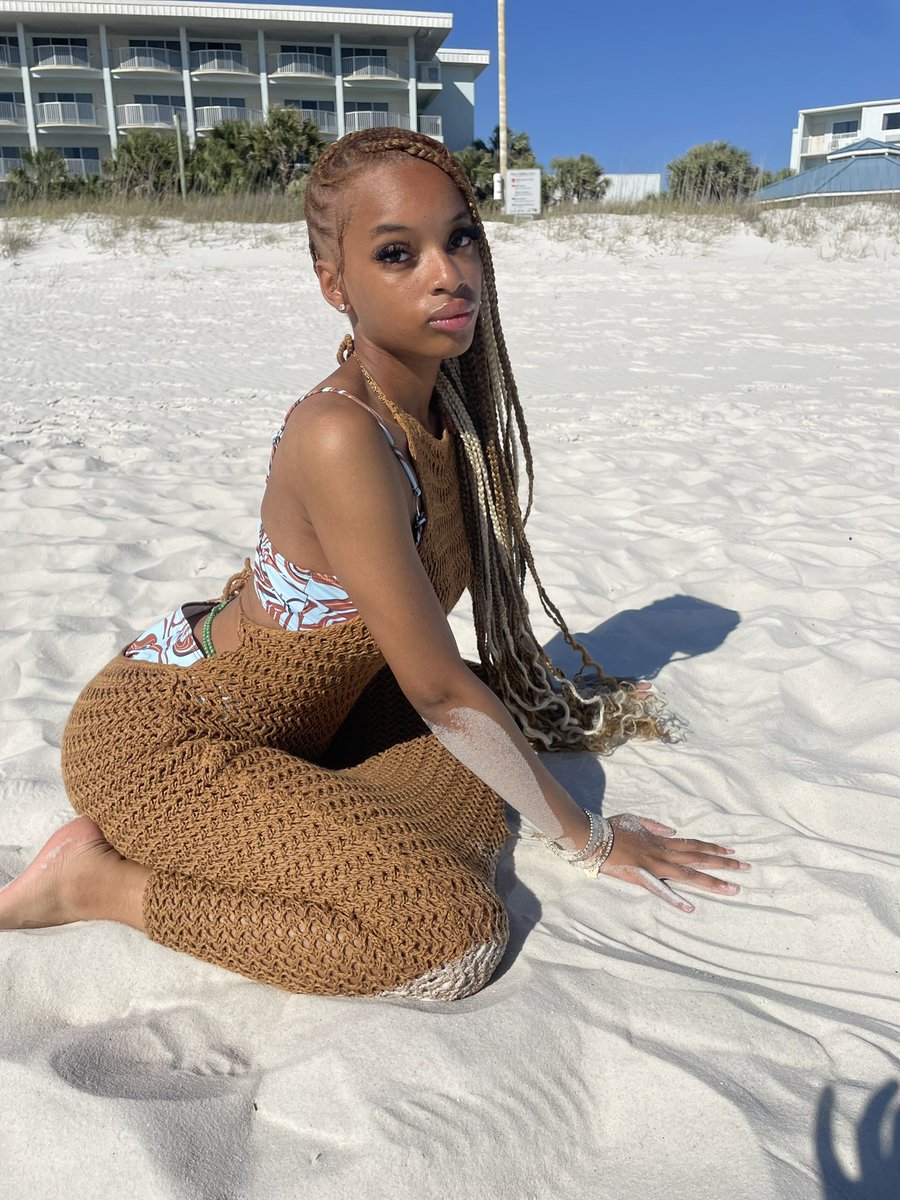 nadithebiggest's tweet image. I didn't even have to eat like this