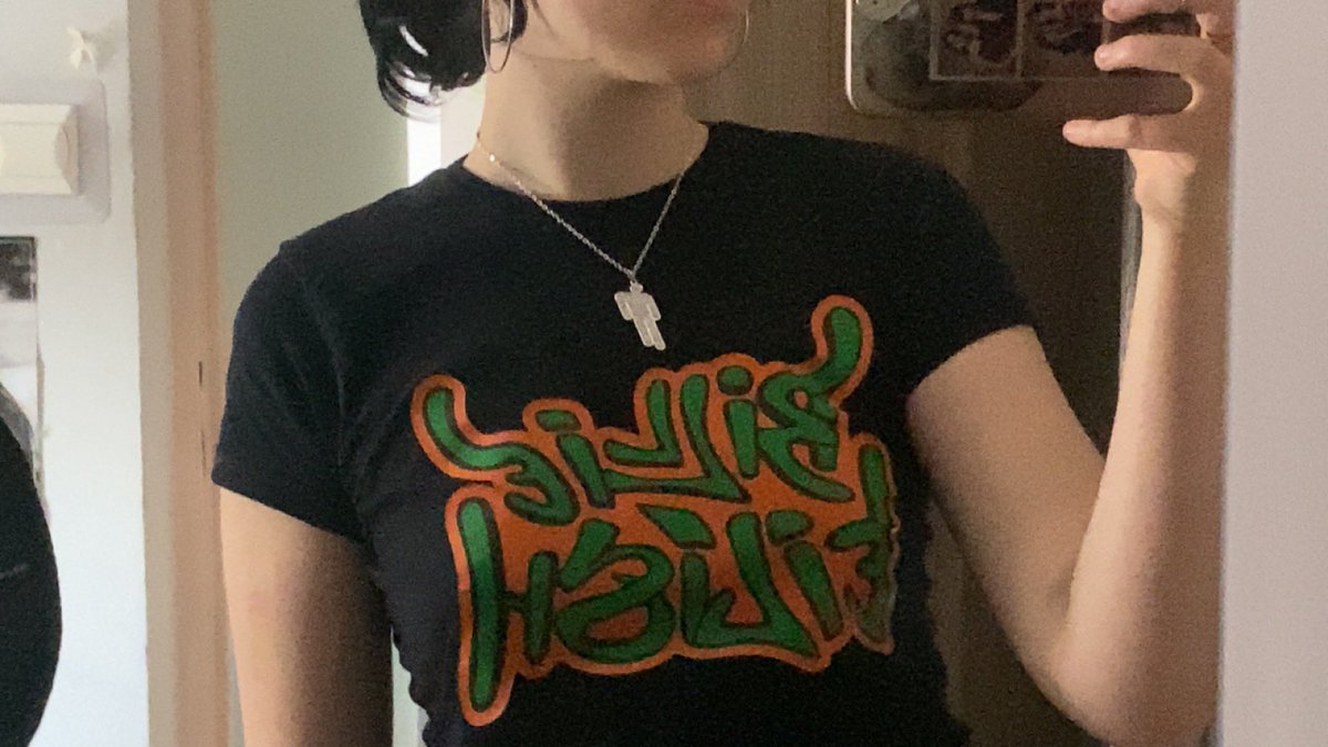 thebeachnoflaws's tweet image. I HAVE MY OWN BLOHSH AFTER BEING A FAN FOR 6 YEARS 💙 #billieeilish #BE3 #blohsh #BILLIEEILISH