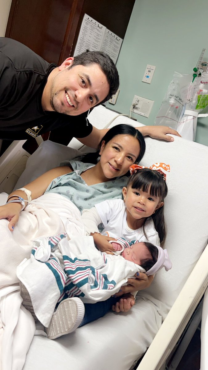 Family Peña 🩷🩵 party of 4 🥹🙏🏼 <a href="/APena_LCES/">Angie Peña</a> <a href="/APena_CI/">Adam Pena</a>