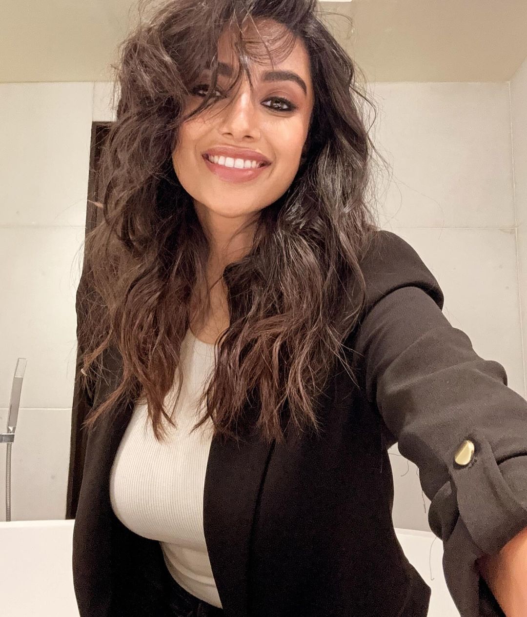 GKftyV3bQAAPqxc?format=jpg&name=large