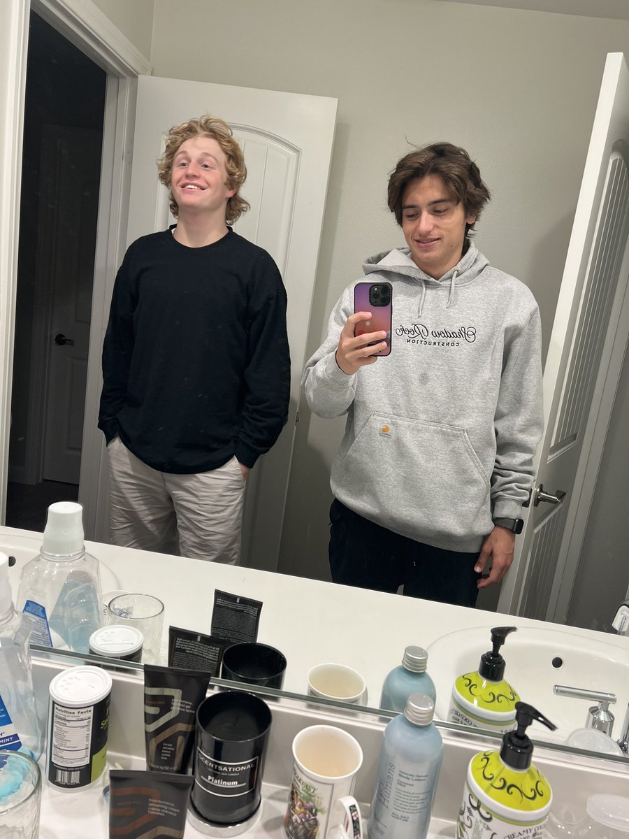 Happy birthday <a href="/DossanBell/">Dossan Bell</a>!!! Sorry for kissing your sister, but you kissed mine a couple years later. So I guess we’re even