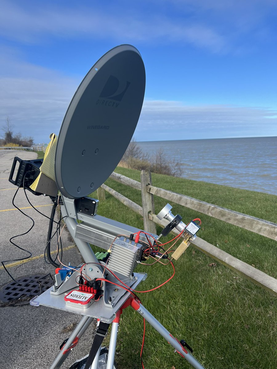 Some 10Ghz action during microwave activity day. It was a chilly one on the lake.