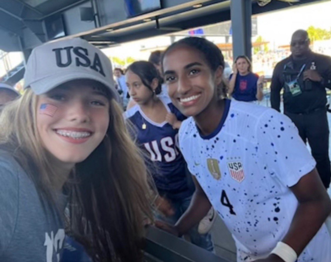SophiaCanepa08's tweet photo. Let's go our two De Anza alumni @naomi_girma @tierna_davidson @USWNT !! 🇺🇸❤️
#footy #soccer #uswnt #usynt #ecnl #deanzaforce #SheBelievesCup https://t.co/QEwHCMWeMm