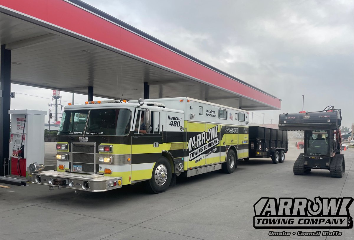 Our Incident Response Team is on location of a fluid spill. 
Equipped with the necessary tools and expertise, our team is prepared to effectively manage and mitigate the cleanup of hazardous materials.
Omaha: 402-553-1700
Council Bluffs: 712-323-7907