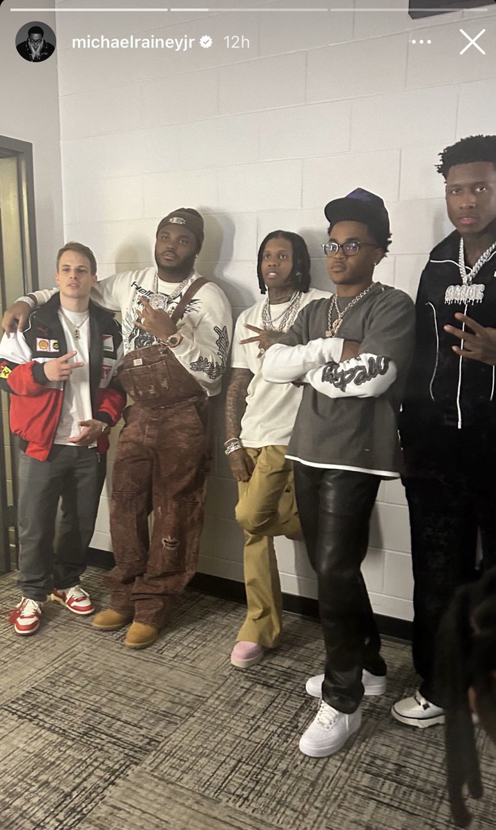 Lil Durk & Tee Grizzley With Power Stars Michael Rainey Jr & Gianni Paolo At Newark, New Jersey For Drake’s Last Show For The “It’s All A Blur-Big As The What?” Tour 
#Drake #LilDurk #TeeGrizzley #MichaelRaineyJr #GianniPaolo #ItsAllABlur