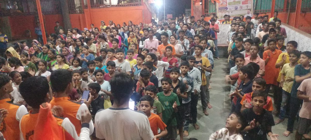 sanatansevasang's tweet photo. #सनातन_सेवा_संघ🚩
आज संघर्ष नगर, असल्फा, 3 नं खाड़ी, अशोक नगर, साने गुरुजी नगर, जागृति नगर, असल्फा भाजी मार्किट एवं दुर्गा नगर में शनिवार शाम की साप्ताहिक आरती और बैठक मंदिर में आनंद पूर्वक सफल हुई, आरती को आनंदपूर्वक बनाने के लिए सभी सनातनियो का तहे दिल से धन्यवाद🙏🙏 https://t.co/TdzJnpbbDv