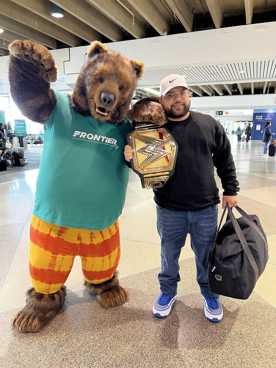 Look who's spreading the love @PHLAirport! Frontier's Griz Hogan is here to welcome all the incoming @WrestleMania travelers! Fly to 42 destinations from Philly on Frontier! bit.ly/3xy3aUZ 🐻✈️