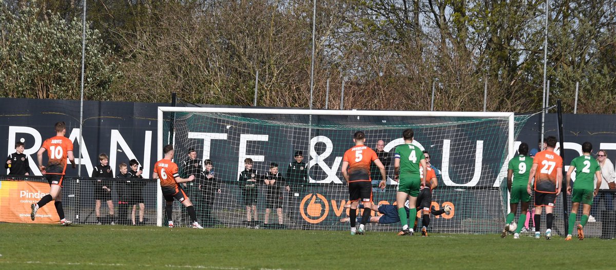 A 1-0 win today for <a href="/FarsleyCelticFC/">Farsley Celtic</a> against #peterboroughsports raises hopes of avoiding the drop! More shots on the way. #celtarmy <a href="/WLDispatch/">West Leeds Dispatch</a> <a href="/FarsleyMarket/">Farsley Farmers Market</a> <a href="/OldWoollen/">The Old Woollen</a> <a href="/recordplantLS28/">Record Plant, Farsley</a> <a href="/allanhoward58/">CROWN & ANCHOR RODLEY</a> <a href="/NonLeagueCrowd/">Non League Crowds</a> <a href="/NonLeaguePaper/">The Non-League Paper</a> <a href="/NonLeaguePhoto/">Non League Photographers</a> <a href="/RichardYorks/">Richard Smith</a>
