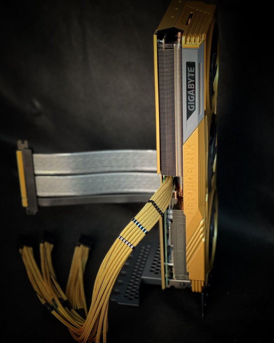 Meet the GOLDEN RTX 4070 Ti Gaming OC – the ultimate gaming experience with a touch of luxury! 😉 #GIGABYTE #AORUS #GraphicsCard #gpu #geforce #rtx #geforcertx #rtx4070ti #rtx40 #vga #pcparts #pccomponents 📷 @opcbuilds