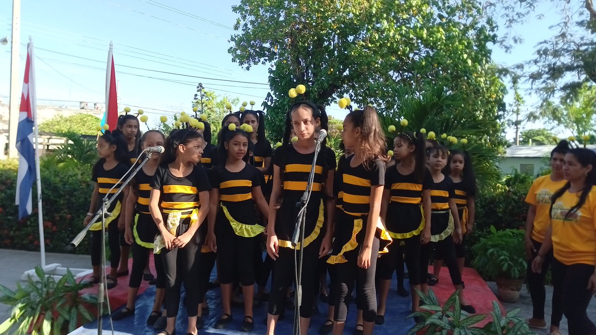 La Colmenita jiguanicera Río de Oro celebra su primer añito
💐Muchas Felicidades 🎂  Gracias a los que hicieron posible este momento en especial al colectivo del Restaurante 1701por su colaboración.🥳
#Jiguani 
#SomosContinuidad 
#SomosPueblo