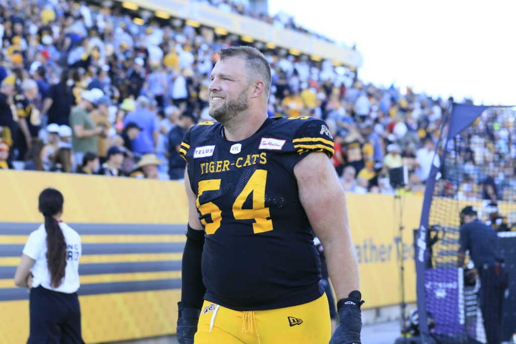 Award-winning Canadian OL Chris Van Zeyl announces retirement from CFL 3downnation.com/2024/04/06/awa… #CFL #Ticats #HamiltonProud #Argos #PullTogether