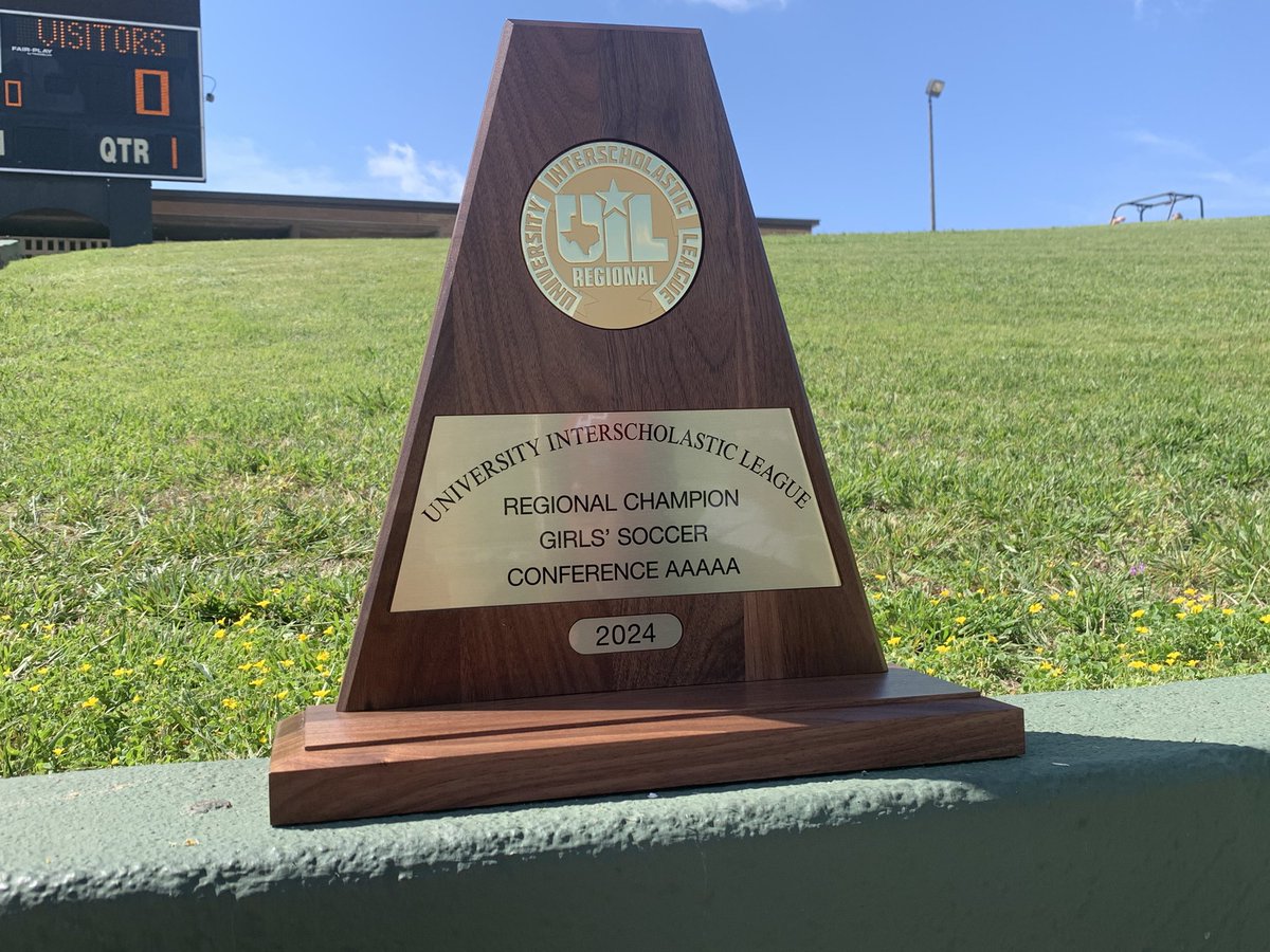 Regional champs!! @CHHS_LPSoccer wins 3-0 and is state bound!! @Supt_GCISD @GCISD @CHPantherPride @_Jerry_Edwards @CoachCon_sb