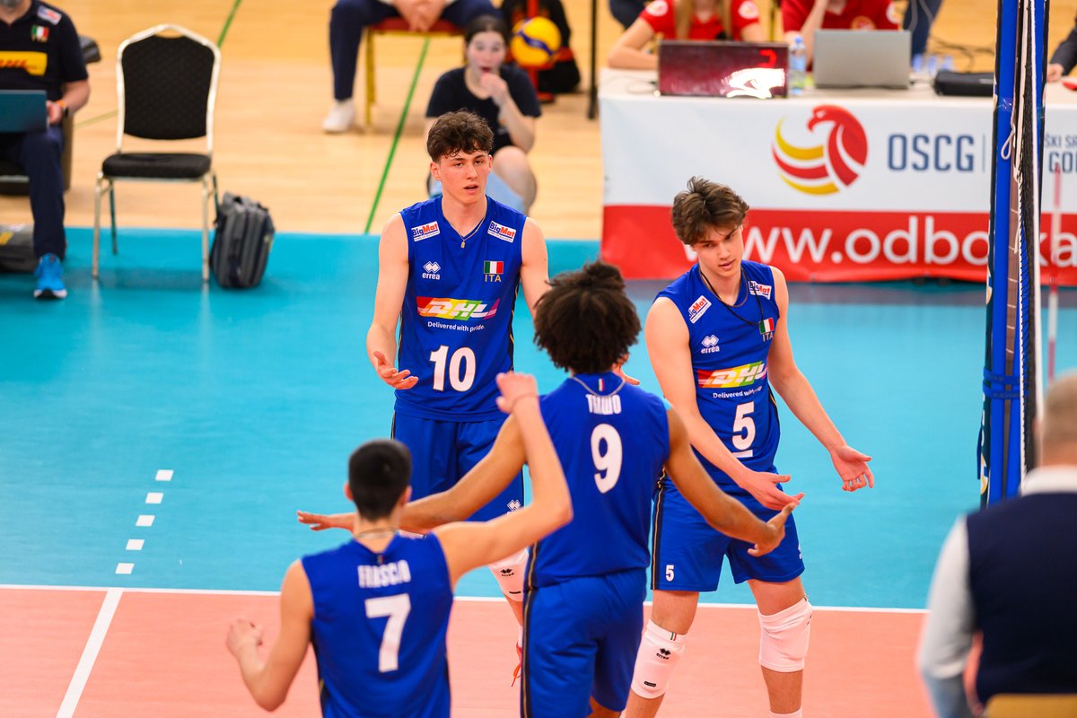 🇪🇺 Qualificazione #𝐄𝐮𝐫𝐨𝐕𝐨𝐥𝐥𝐞𝐲𝐔𝟐𝟎𝐌 

L'Italia🇮🇹 superata 2-3 (17-25, 25-22, 20-25, 26-24,13-15) da Israele 🇮🇱 . Domani alle ore 18.30 gli azzurrini in campo contro il Montenegro🇲🇪

➡️La news: federvolley.it/node/127839