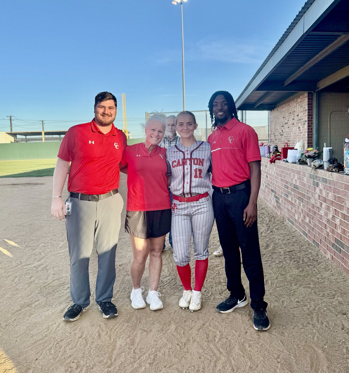 So proud to be chosen by McKenzie for faculty/athletic trainer appreciation night ❤️🥎🐾 Go COOGS‼️