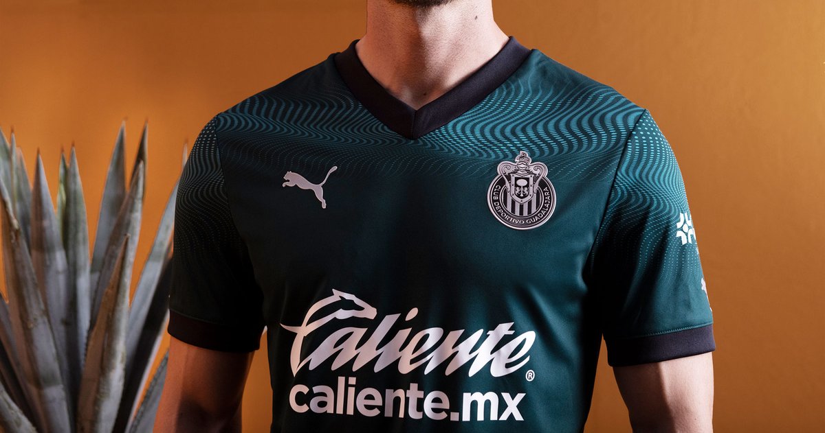 CHIVAS ALTERNATIVO es un homenaje al agave y el orgullo por nuestro equipo. 🌵 🔴⚪ ¡Consíguelo ahora en PUMA.com!