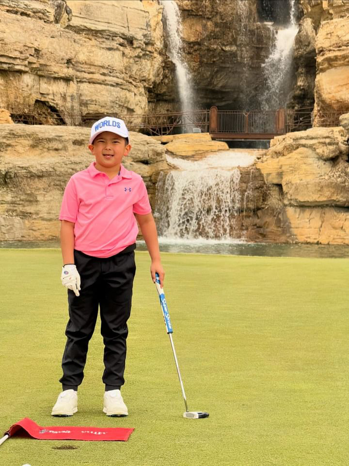 One small step for golf, one giant leap for this little golfers journey! Welcome to the game. 📸 @maverick.golf . . . ##juniorgolf #golf #tigerwoods #19thhole