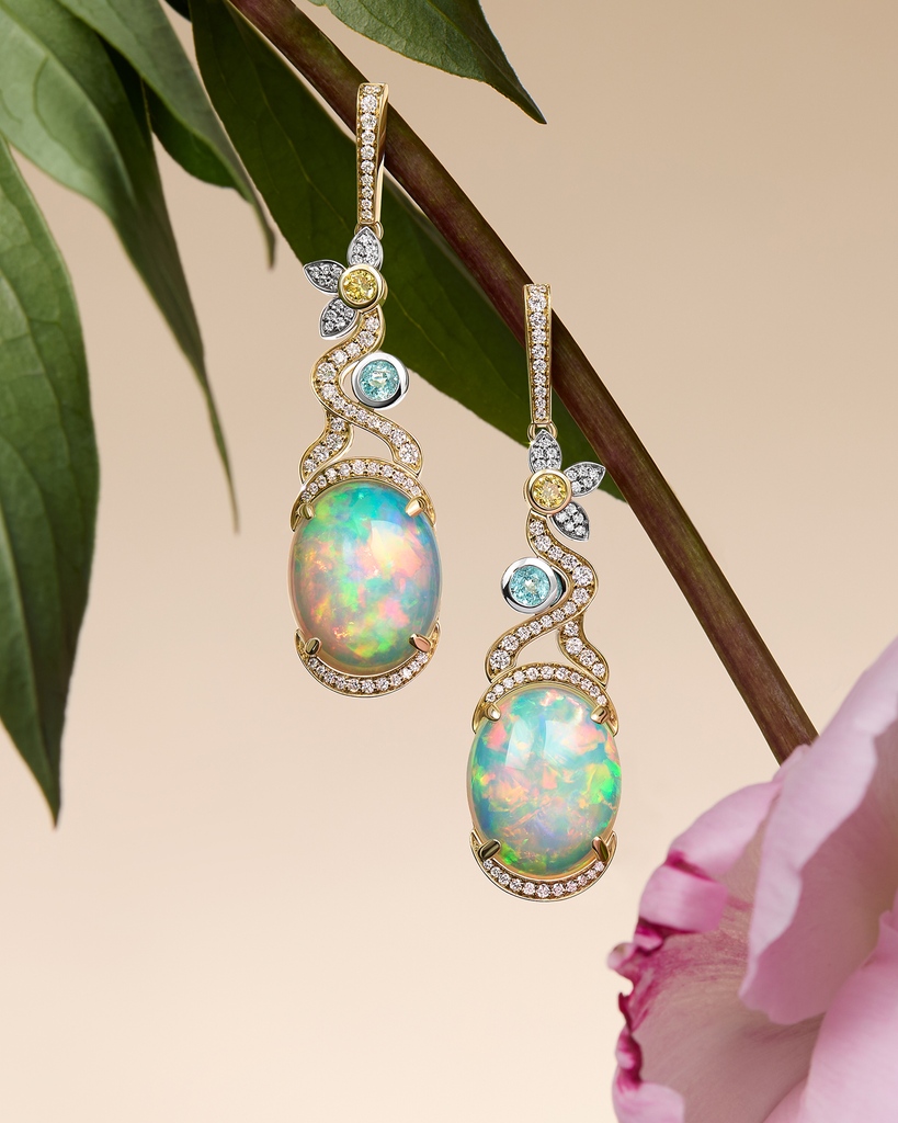 Inspired by sunray motifs, flower power petals, and psychedelic nods towards a long (and winding) road, these earrings are an homage to Boodles beating heart: Liverpool.⁠ #Boodles #AFamilyJourney #Liverpool
