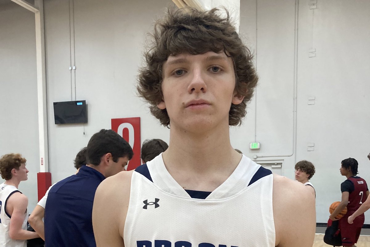 OntheRadarHoops's tweet image. OTR Carolina Mania 

‘26 Eli Williams scored 17p today for Pro One.

He backed up his reputation as a 🔥 shooter with four 3s today.

📍 @OTRHoops