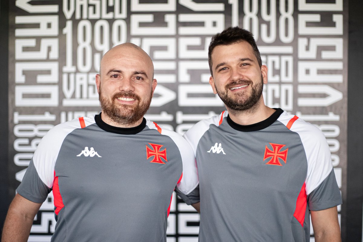 VascodaGama's tweet photo. O Vasco anunciou neste sábado a formação de um núcleo de Psicoterapia Integrada, completo após a chegada do psicólogo Renato Santoro e do psiquiatra Hélio Fadel.

A ação é inspirada em algumas franquias internacionais, algo que já é utilizado na NFL. O clube também é um dos poucos no Brasil com esse tipo de acompanhamento desde o sub-6 até os profissionais.

Confira mais ⤵️
https://t.co/1JFfUqJM4A

📸: Leandro Amorim | #VascoDaGama