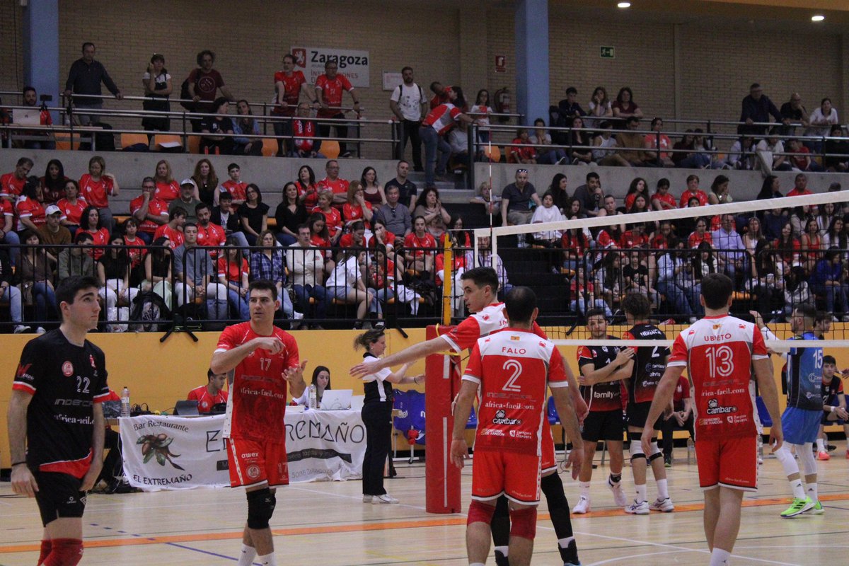 ClubVoleibolZGZ tweet picture