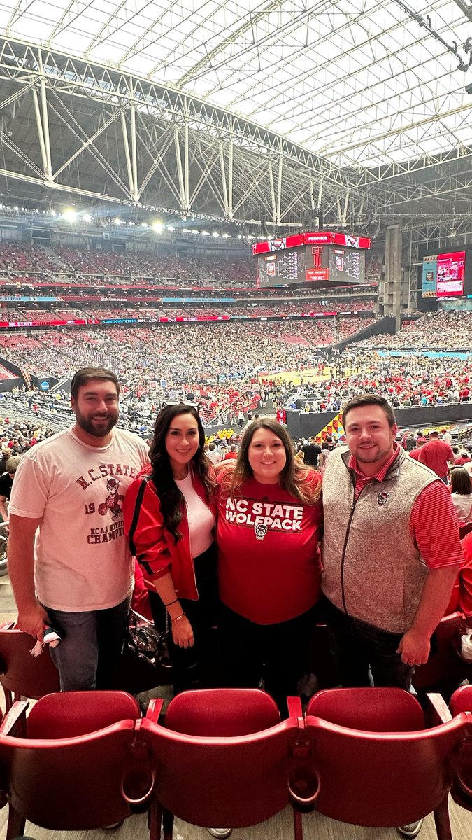 Keri_Yates's tweet photo. #NCSTATESELFIE #gopack https://t.co/SbYFYzxISQ