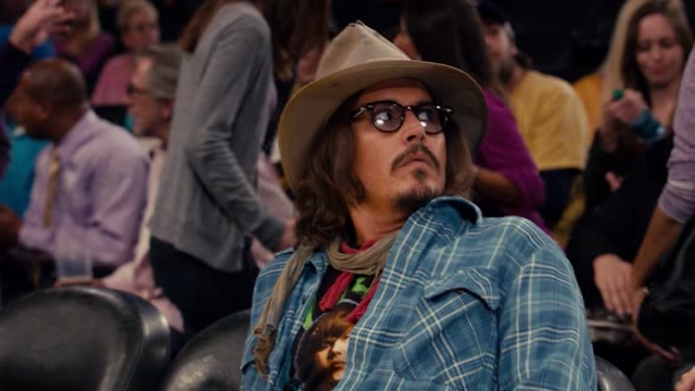 LakotaDi's tweet photo. Screenshots from the film "Jack and Jill" with Al Pacino. JD has got a Justin Bieber t-shirt on.
#JohnnyDeppIsLoved 
#JohnnyDeppIsALegend 
#PositivityforJohnnyDepp https://t.co/kaKCcQR64y