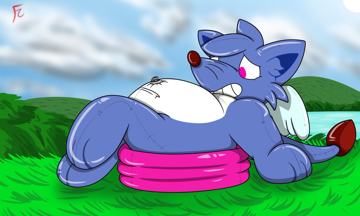 C0m for LordofLizards. A bit too big for the pool after becoming a pooltoy. #TFEveryday
