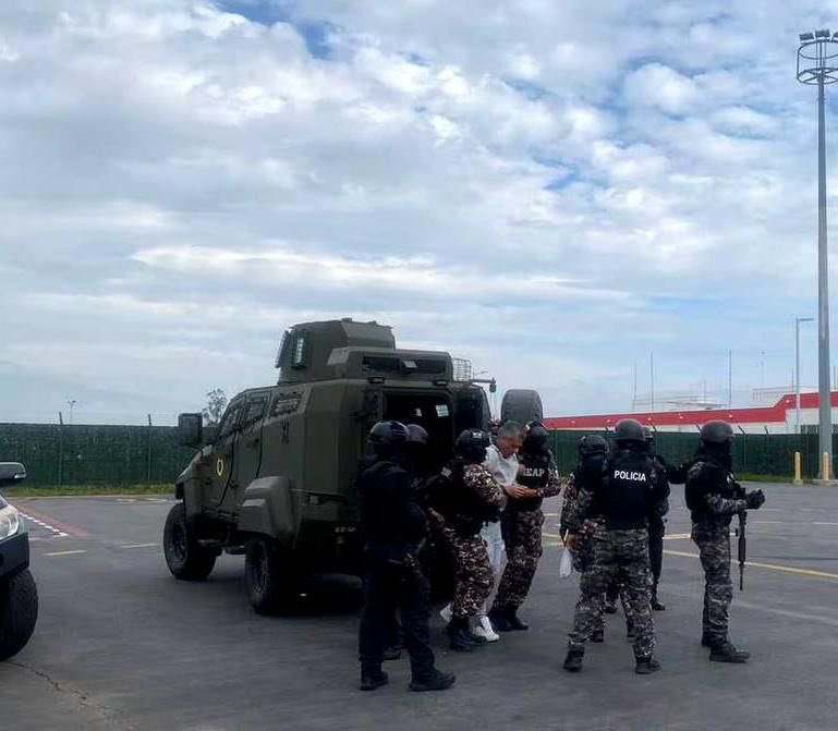 Rafael Correa tweet media