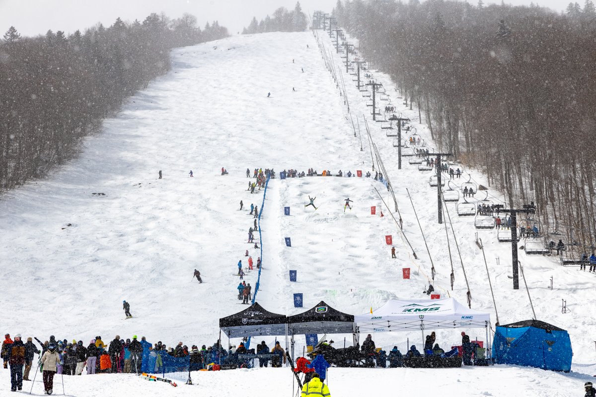 KillingtonMtn's tweet image. Another successful Bear Mountain Mogul Challenge is in the books. Thank you to the volunteers, competitors and to everyone who came out to make this event a fun one. Hope to see you all rippin&apos; the bumps this spring!

@MichelobULTRA 

#Beast365 #Killington #BMMC