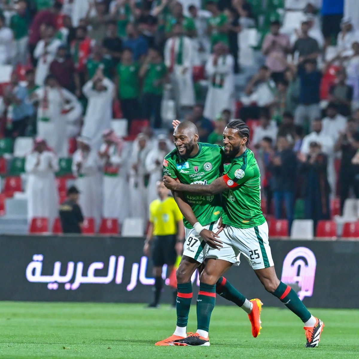 🚨 Resultados de hoy por la fecha 27 de la liga saudí

Ettifaq  1-0  Al-Riyadh
Al-Tai  0-0  Al-Shabab