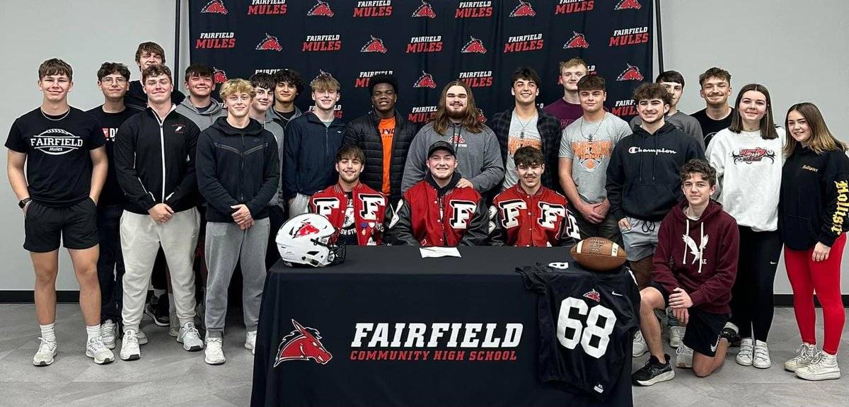 Officially part of the GU family!! Very thankful for everyone who helped me get here, Very Blessed to continue my athletic career!  GO PANTHERS!!!🧡🖤
<a href="/IanLeib/">Coach Ian Leib</a> <a href="/EMAPFootball/">Greenville University Football</a>