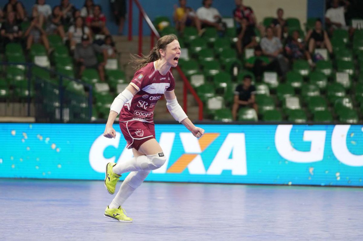 cbfsoficial's tweet image. Partiu final @steinfutsal ? 🤩

A equipe paranaense venceu a @femalefutsal na prorrogação por 2 a 0 e garantiu vaga na Supercopa @caixa 🔥

📸 @mmmoreira 

#supercopa #futsalfeminino #caixa