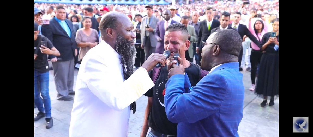 The LORD is healing his people, free of charge 
They have not paid a single penny 
This tells you that indeed THE MIGHTIEST PROPHET has been sent by the LORD himself 
The MIGHTIEST PROPHETS OF THE LORD in Caracas, Venezuela 🇻🇪 
#LaSangreEternaDeJesús
@Benny_Hinn
@APOSTLESULEMAN