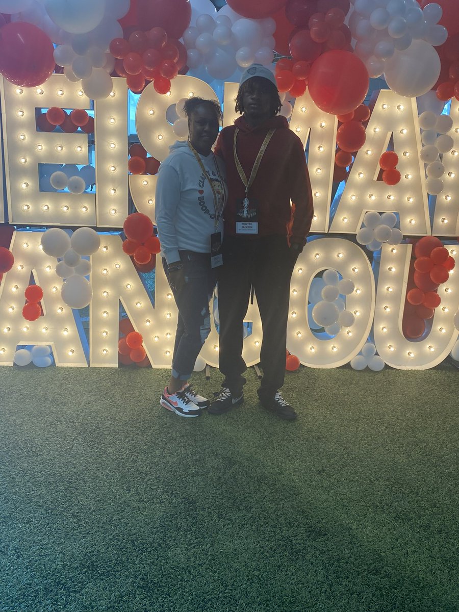 Montre Jackson |β27 (@m2ntre) on Twitter photo After a great spring practice Blessed to receive my 5th offer from OU !!!! <a href="/saincilaire/">Coach Ant Saincilaire</a> <a href="/DareceRoberson/">Coach Roberson</a> <a href="/AntonC___/">Coach Curtis</a> <a href="/JahmikalE/">Coach Edwards</a> <a href="/JayValai/">Coach Valai</a> <a href="/MatthewSpicer05/">Matthew Spicer</a> <a href="/Josh_Scoop/">Josh McCuistion</a> <a href="/SoonerScoop/">SoonerScoop.com</a> <a href="/CoachVenables/">Brent Venables</a> <a href="/Josh_Scoop/">Josh McCuistion</a> <a href="/CoachZAlley/">Coach Zac Alley</a> <a href="/CoachWeinreich/">Coach Henry Weinreich</a> <a href="/CKennedy247/">Collin Kennedy</a> <a href="/adamgorney/">Adam Gorney</a> <a href="/samspiegs/">Sam Spiegelman</a> <a href="/TFloss32/">Todd Glawson</a> After a great spring practice Blessed to receive my 5th offer from OU !!!! <a href="/saincilaire/">Coach Ant Saincilaire</a> <a href="/DareceRoberson/">Coach Roberson</a> <a href="/AntonC___/">Coach Curtis</a> <a href="/JahmikalE/">Coach Edwards</a> <a href="/JayValai/">Coach Valai</a> <a href="/MatthewSpicer05/">Matthew Spicer</a> <a href="/Josh_Scoop/">Josh McCuistion</a> <a href="/SoonerScoop/">SoonerScoop.com</a> <a href="/CoachVenables/">Brent Venables</a> <a href="/Josh_Scoop/">Josh McCuistion</a> <a href="/CoachZAlley/">Coach Zac Alley</a> <a href="/CoachWeinreich/">Coach Henry Weinreich</a> <a href="/CKennedy247/">Collin Kennedy</a> <a href="/adamgorney/">Adam Gorney</a> <a href="/samspiegs/">Sam Spiegelman</a> <a href="/TFloss32/">Todd Glawson</a>