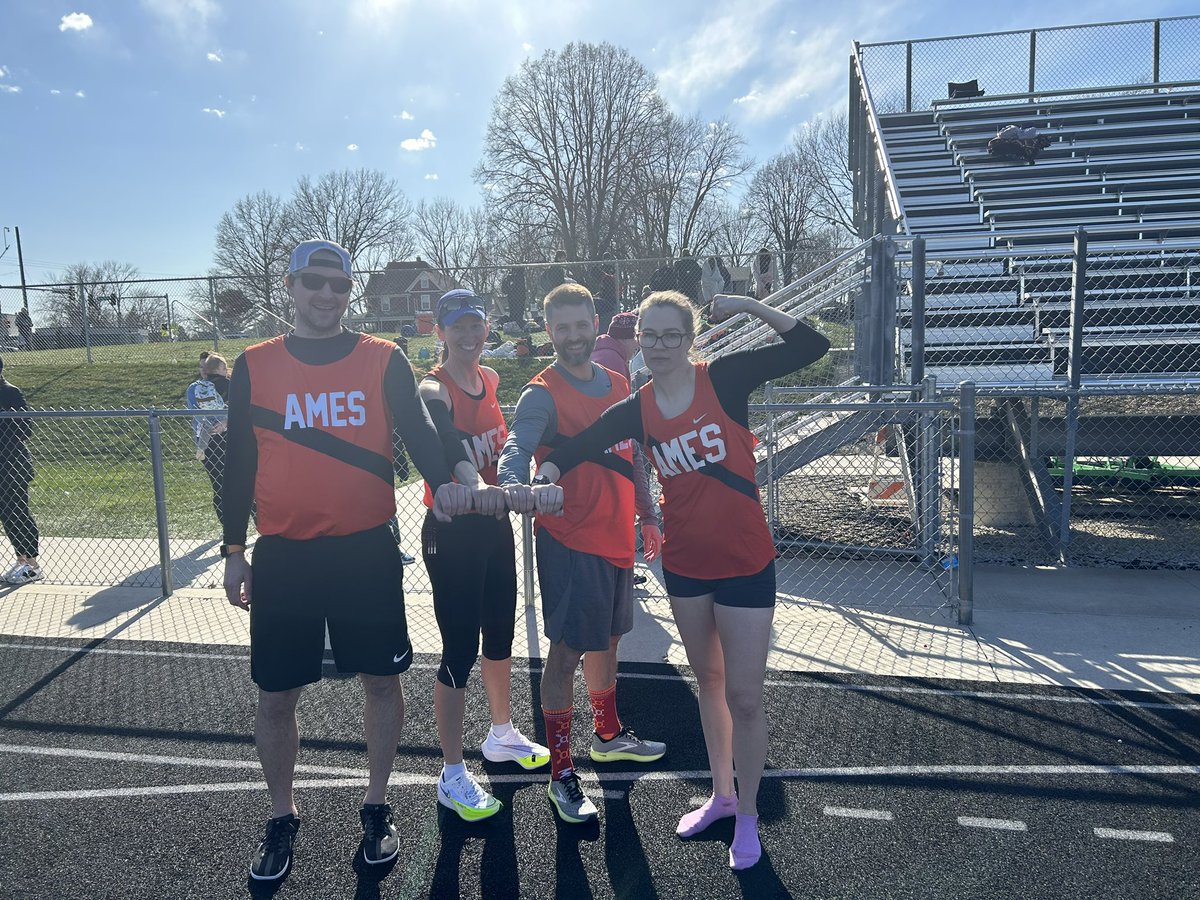Coaches run the 4x400 to top off the meet. Black team consisting of Delaney, Ravi, Bowlsby, and Kaleb run 4:07.30 for 2nd🥈 place, and Orange team of Schares, Jodi, DeJong, and Cole get second-to-last! (official time pending) What a great event!