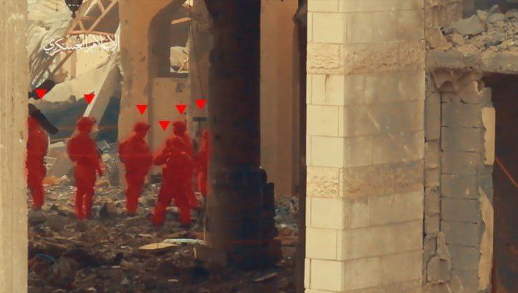 بعد نصف عام على الحرب، كتائب القسّام تعلن قتل 14 جندياً إسرائيلياً في كمين نوعي وإصابة آخرين وتفجّر عبوات في وحدات النجدة المتتالية، في حيَّي الزنّة والأمل، في مدينة خان يونس.

#غزه_تقاوم_وتنتصر