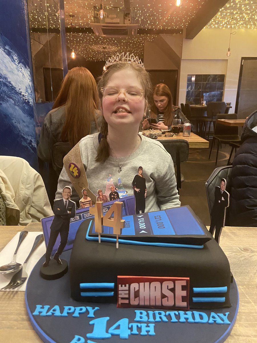 My daughter is a huge chase and Bradley Walsh fan!!  Would love to make her dreams come true with a message from the chasers or Bradley himself!! Please help me with this! Thank you 🙏🥰