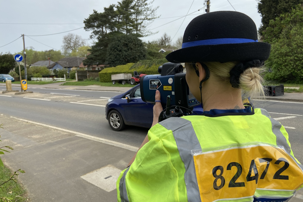 We talked to residents & business owners in our rural parishes today with @EPRural and @EPSpecials. Officers conducted Speed 100 checks where you've told us there are speeding issues. They issued fixed penalty notices for excess speed & seized 2 vehicles for no insurance.