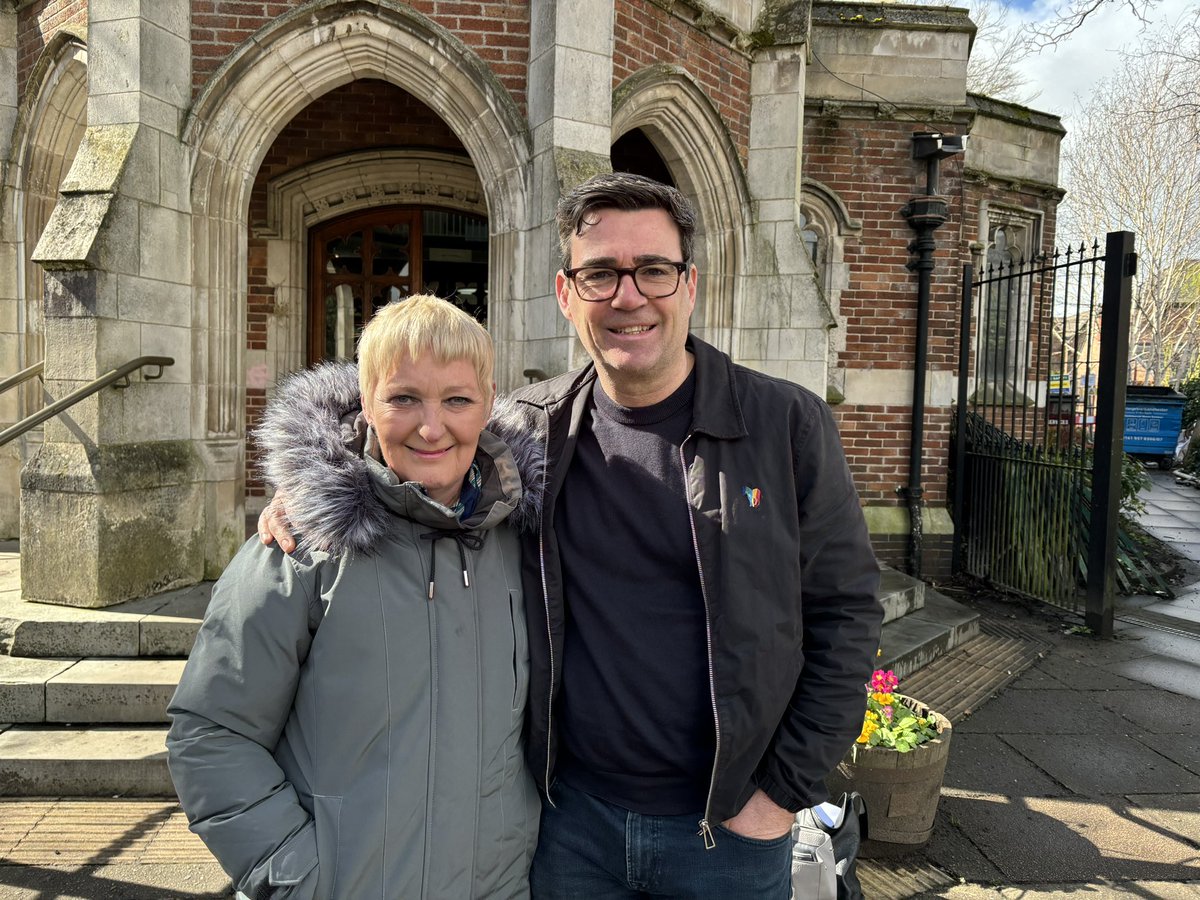 Listening to residents in #Didsbury today, there was strong support for @DebbieHilal and the work she has been doing in the area on roads, footpaths and new crossings . People want a Labour government. The local elections are on 2 May Vote Debbie and @AndyBurnhamGM @McrLabour