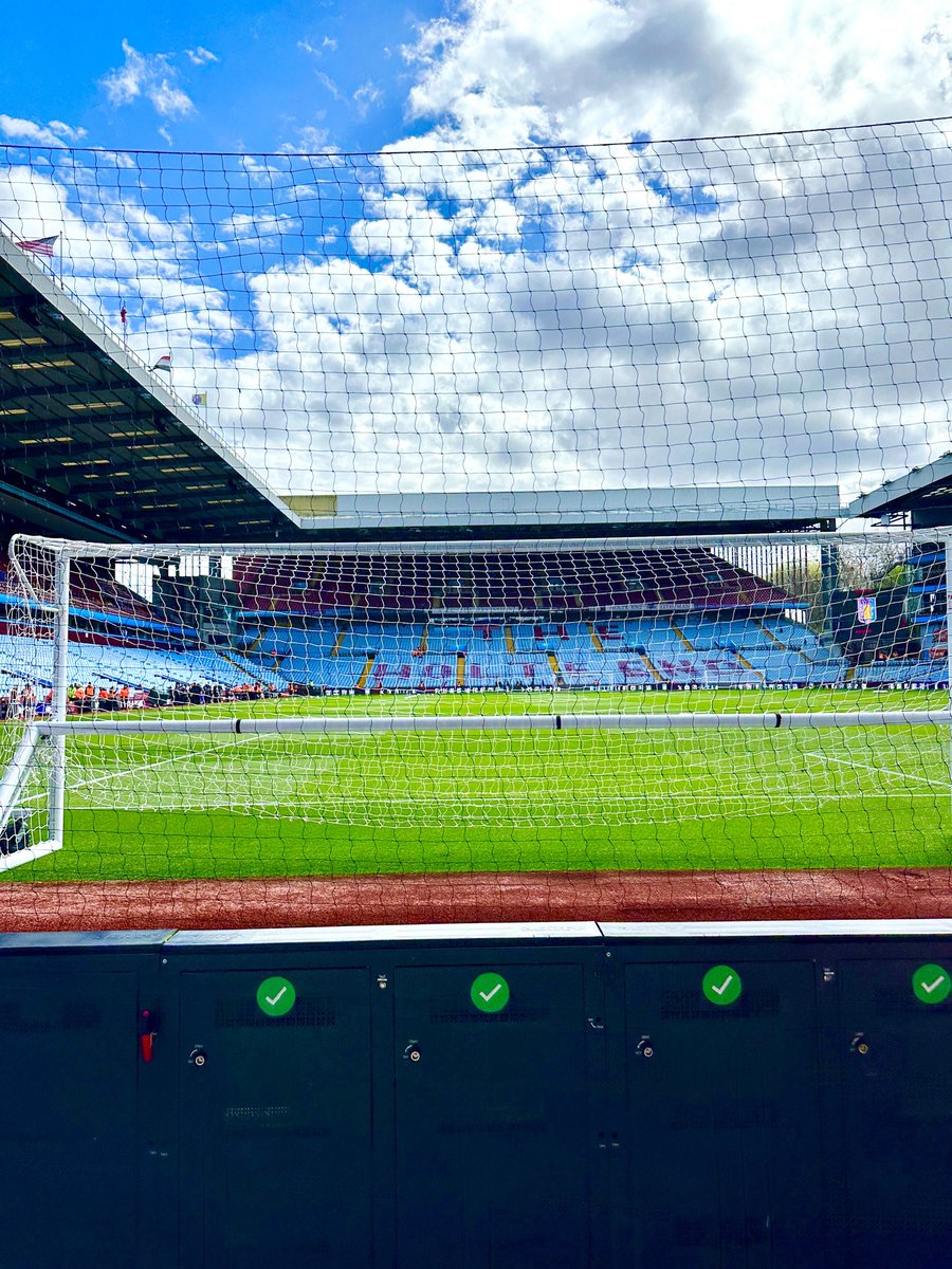 Congratulations 🎊 to my son @Amaan_192 for Winning the @AVFCFoundation 'Community Champion Of The Year 2024' Nothing more special to be nominated by young people you support, making a positive difference to their lives and on top of that celebrating at our beloved @AVFCOfficial