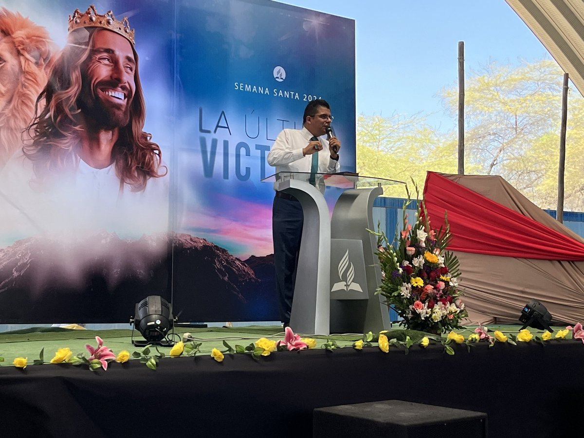 AdventistasMPN's tweet photo. ✨Deja que Dios coloque sus creencias en tus pensamientos, para que te edifiquen y te preparen para el cielo👑
Fue el mensaje esta mañana en la voz de nuestro presidente de @AdventistasUPN, @PrMontalvan 🙏🏼
#SemanaSanta #LaÚltimaVictoria https://t.co/QQroWOatni