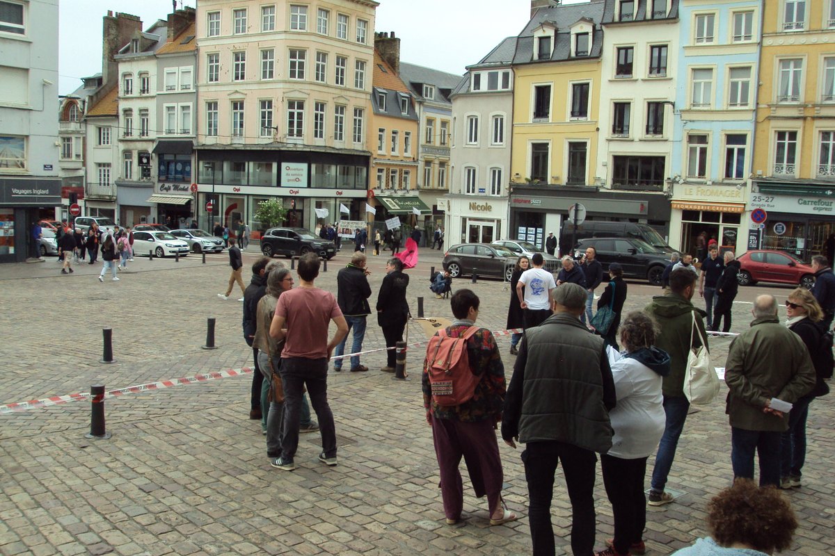 attac_opale's tweet image. Dans l'action à #Boulognesurmer, le 6 avril contre le projet #localocean des personnes présentes à la réunion au #Portel, Extinction Rebellion, Sea Shepherd, la chorale militante du Boulonnais A chœur et à cris (paroles pour chanter avec nous)...
@attac_fr #Hautsdefrance @NordPdc