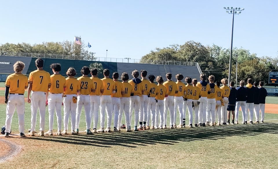 Really proud of this group right here! This past week we threw 2 consecutive no hitters, outscored opponents 43-2, and made lifelong memories.

3 great team wins where everyone contributed and played their role. 

Excited for the future of this team and program! #HoldTheRope