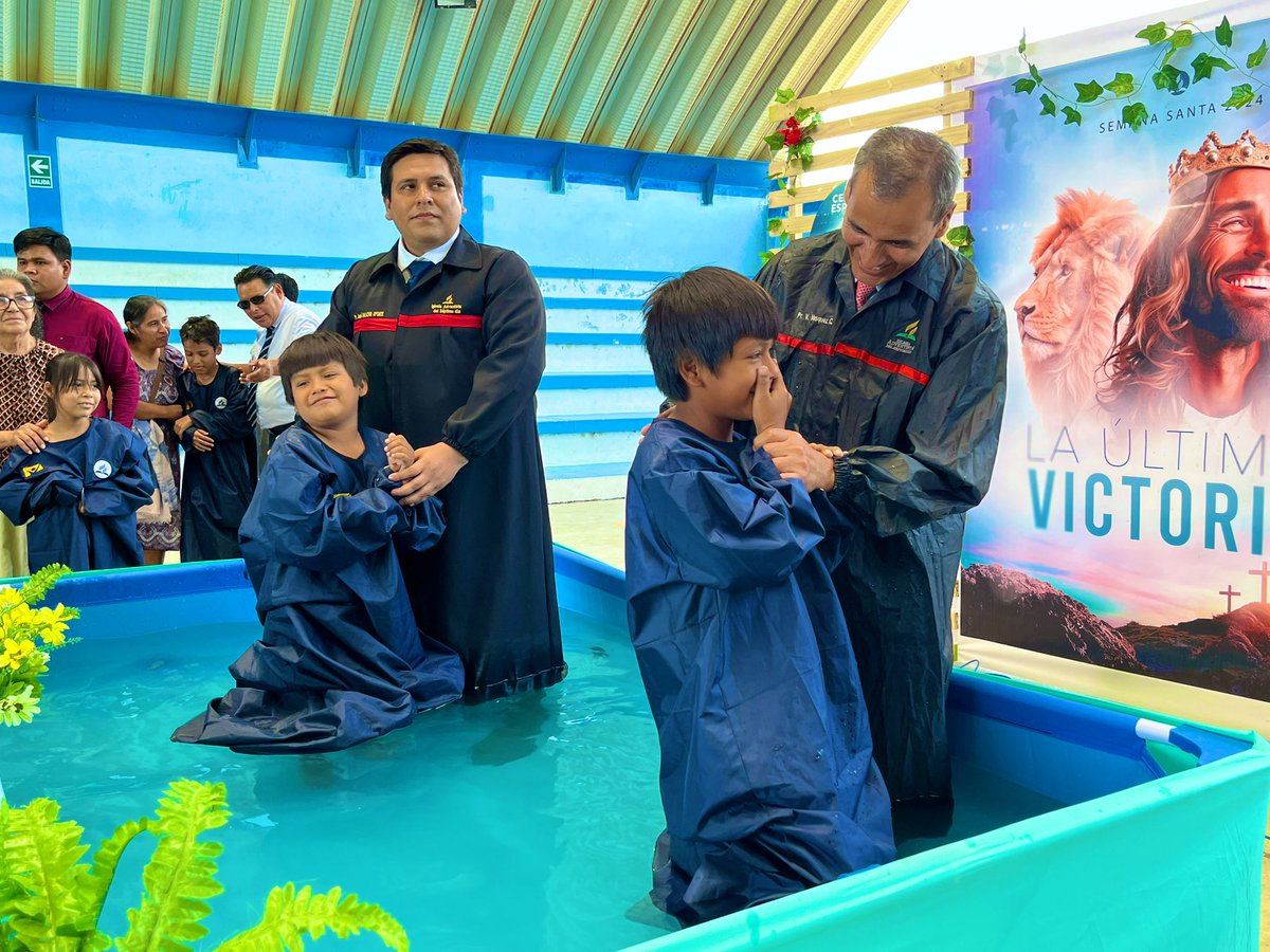 AdventistasMPN's tweet photo. 🔰Más de 10 personas fueron tocadas por el Espíritu Santo y entregaron su vida a Jesús mediante el bautismo🥹🙏🏼
Dios está obrando en muchos hogares ❤️
#Macedonia2024 #SemanaSanta #LaÚltimaVictoria https://t.co/1rlVzZoa5v