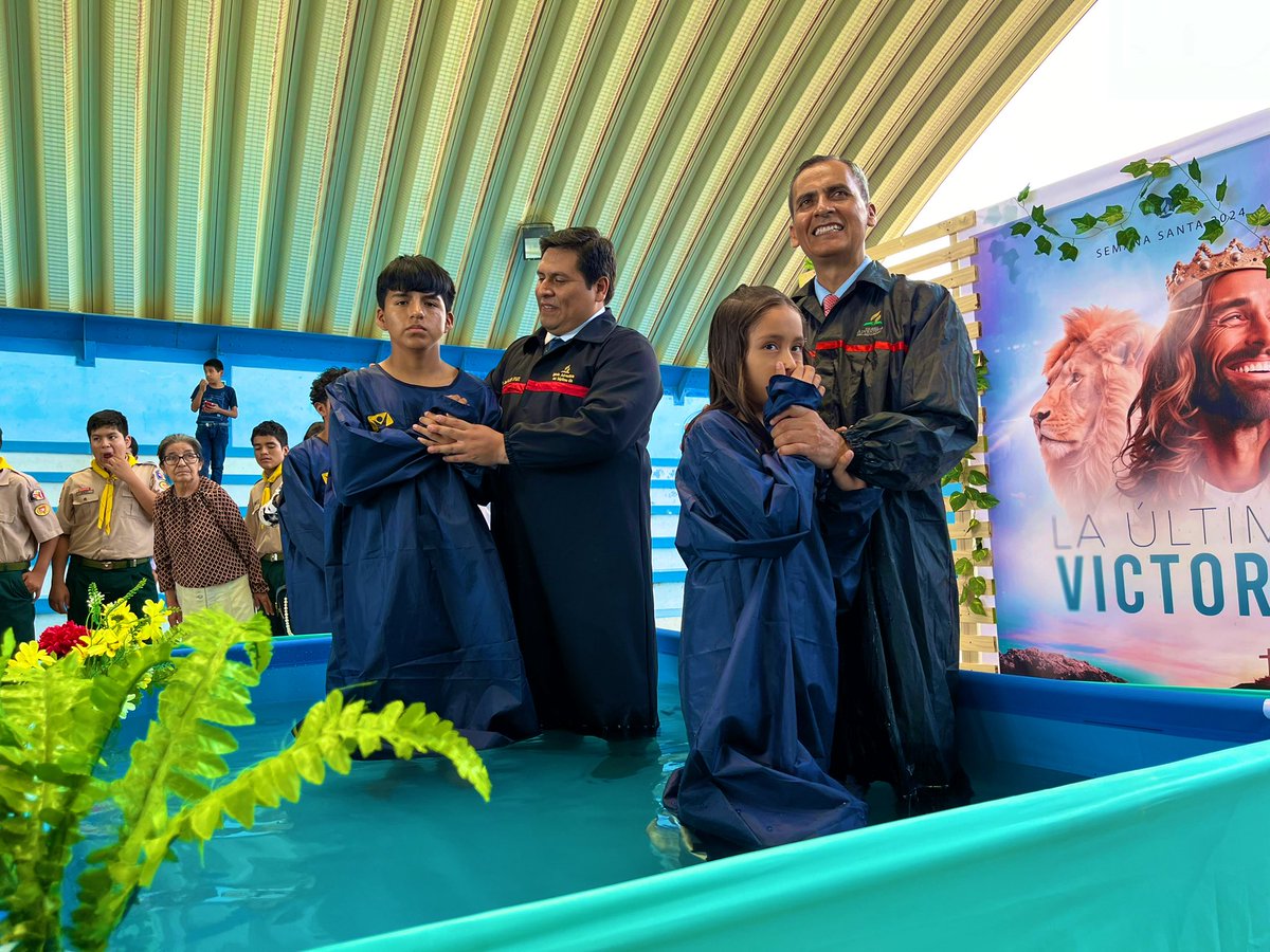 AdventistasMPN's tweet photo. 🔰Más de 10 personas fueron tocadas por el Espíritu Santo y entregaron su vida a Jesús mediante el bautismo🥹🙏🏼
Dios está obrando en muchos hogares ❤️
#Macedonia2024 #SemanaSanta #LaÚltimaVictoria https://t.co/1rlVzZoa5v