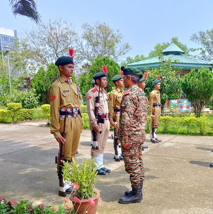 Col S Sriram, Offg Group Cdr, Silchar Group presented Prof Dilip Kumar Baidya, Director NIT Silchar with the Banner for the 'Best Technical Institute of NCC Dte NER' in a ceremony at NIT on 07 Apr 2024. @SpokespersonMoD @adgpi @dgncc_india @HQ_DG_NCC @nccner @PIB_Guwahati