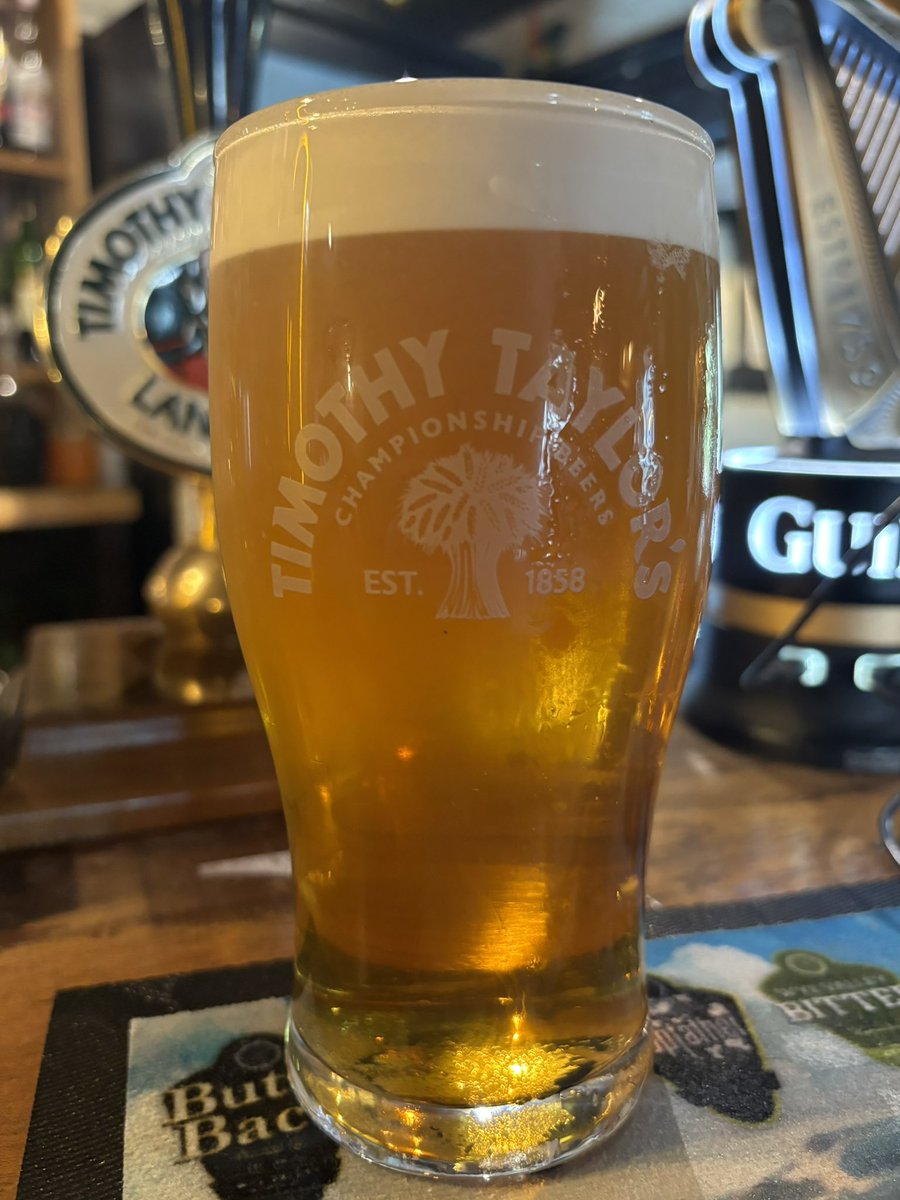 Saturday Beers. A great pint in a great pub at the heart of its community. Catching up with friends & neighbours, it’s what pubs are all about. 👏👏 @cockinnclifton @TimothyTaylors #MyPub #BIIMember @BIIandBIIAB