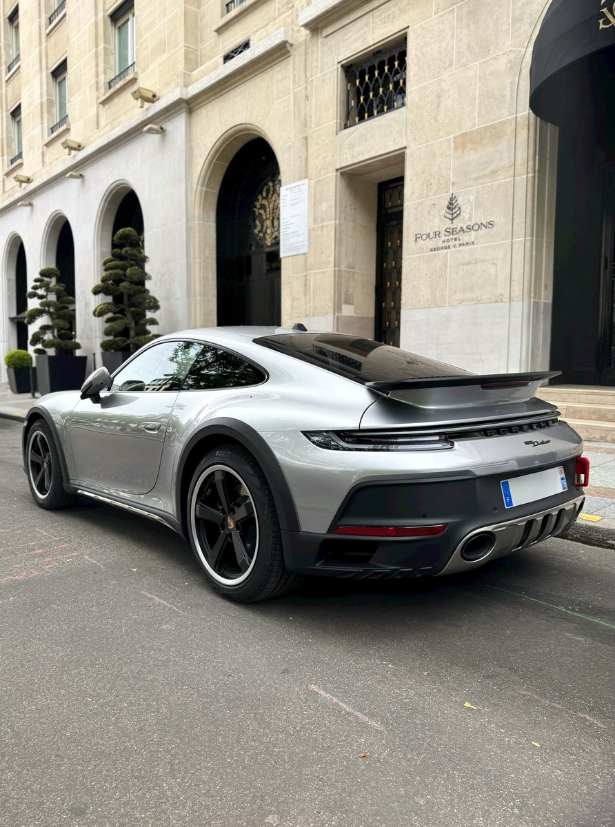 #Porsche 911 Dakar 
Bon week-end 😘